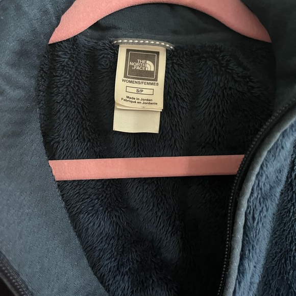 The North Face Furry Fleece 1/4 Zip - Small - Picture 2 of 6